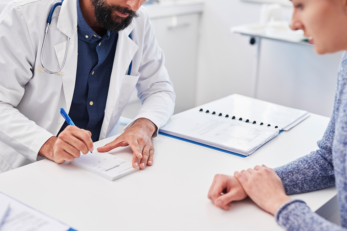  6 سوالی که بهتر است قبل از دریافت نسخه‌ تجویزشده از پزشک خود بپرسید!