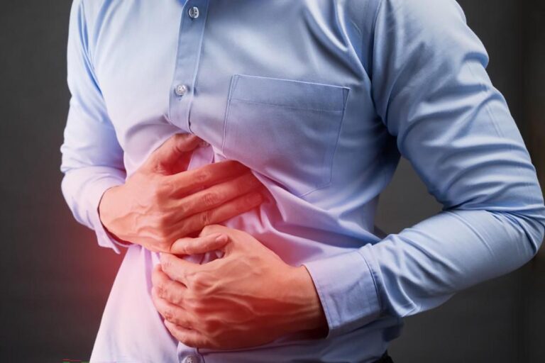 رفلاکس معده چیست و چگونه درمان می شود؟