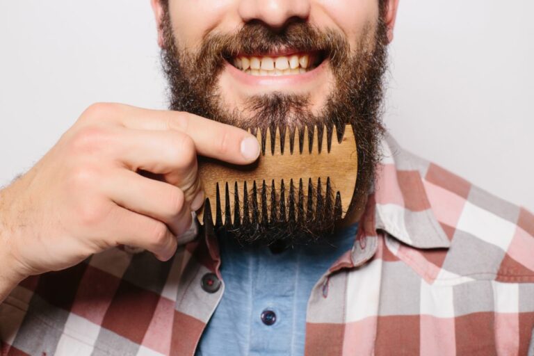کاشت ریش و ابرو؛ مزایا و عوارض آن
