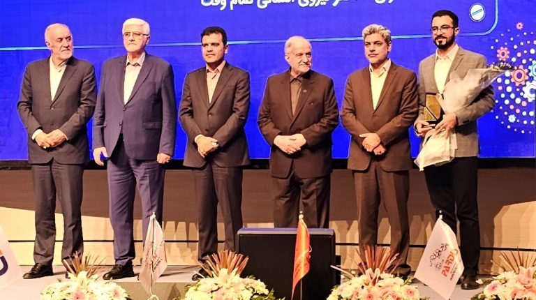 سرویس هوش مصنوعی پزشکی دکترنکست به عنوان محصول برتر دانش‌بنیان انتخاب شد